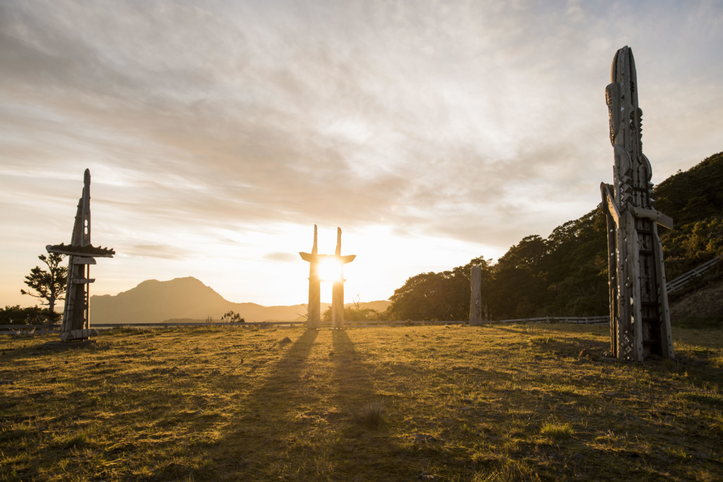Maunga Hikurangi Maori Carvings Pou at sunrise